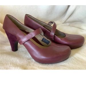 Tsubo Acrea Burgundy Slingback Leather MaryJane Pumps